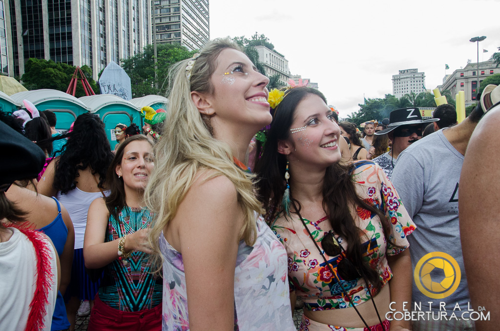 Desfile do Bloco Domingo Ela Não Vai - 2017