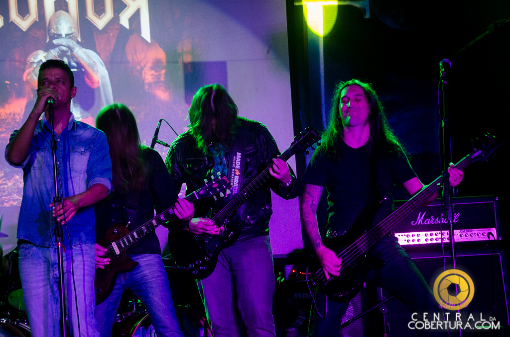 Noite de Metal no Gillan's Inn English Rock Bar com Rexor