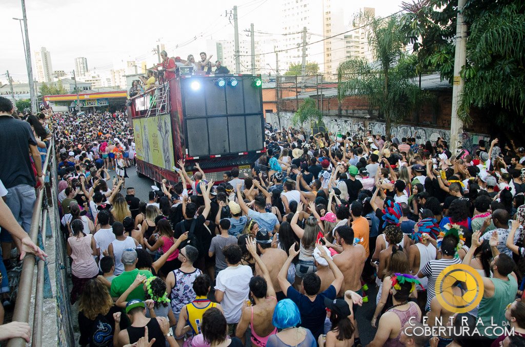 Bloco Agrada Gregos